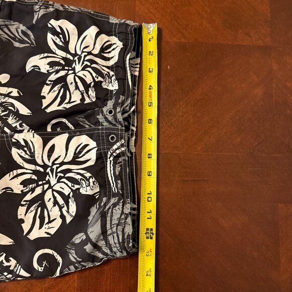 First Wave Boys Swim Trunks Black White Floral Board Shorts Size 8 - Picture 7 of 8